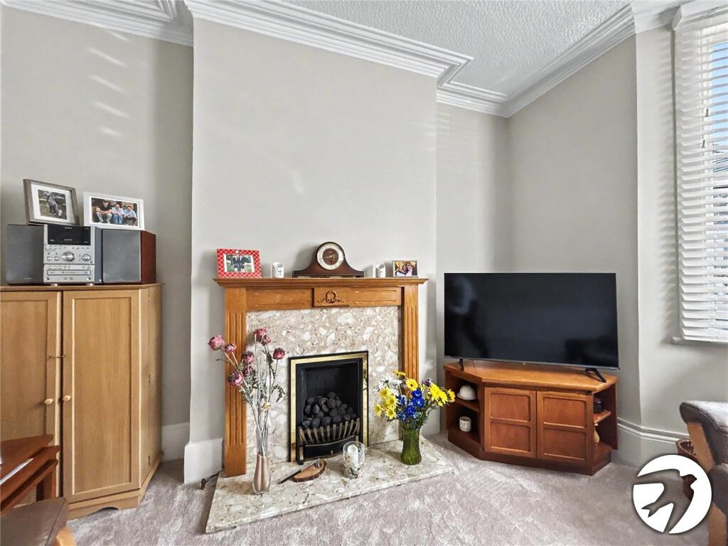 House in London, Halfway Street, Albany Park - View 4