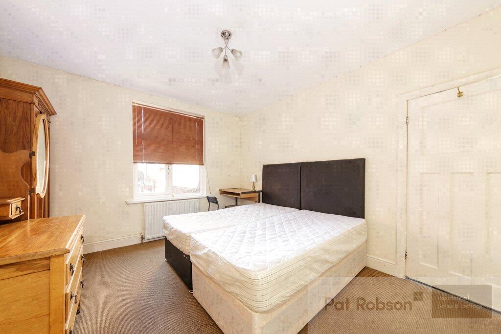 Apartment in Newcastle upon Tyne - View 5