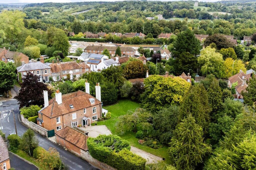 Main image of property: Speen Lane, Newbury, RG14