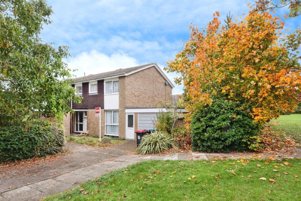 4-bed semi-detached on Hale Avenue, Stony Stratford, Milton Keynes, £369,000