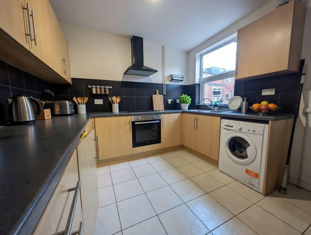 House in Nottingham - View 3