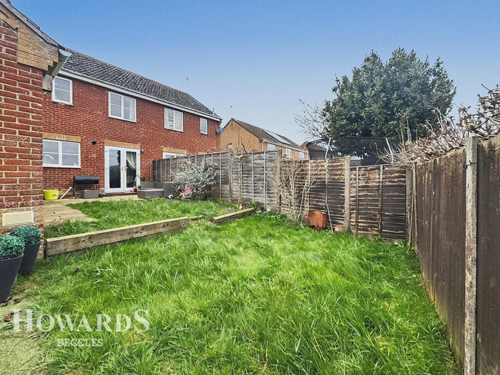 Poppy Close, Worlingham, Beccles photo 2