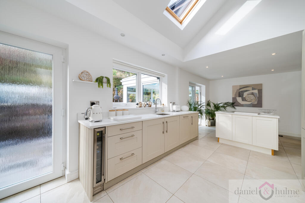 House in Stoke-on-Trent - View 4
