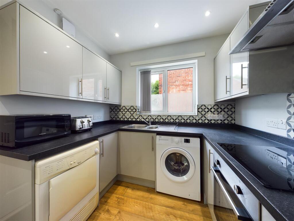 4 bedroom terraced house for rent