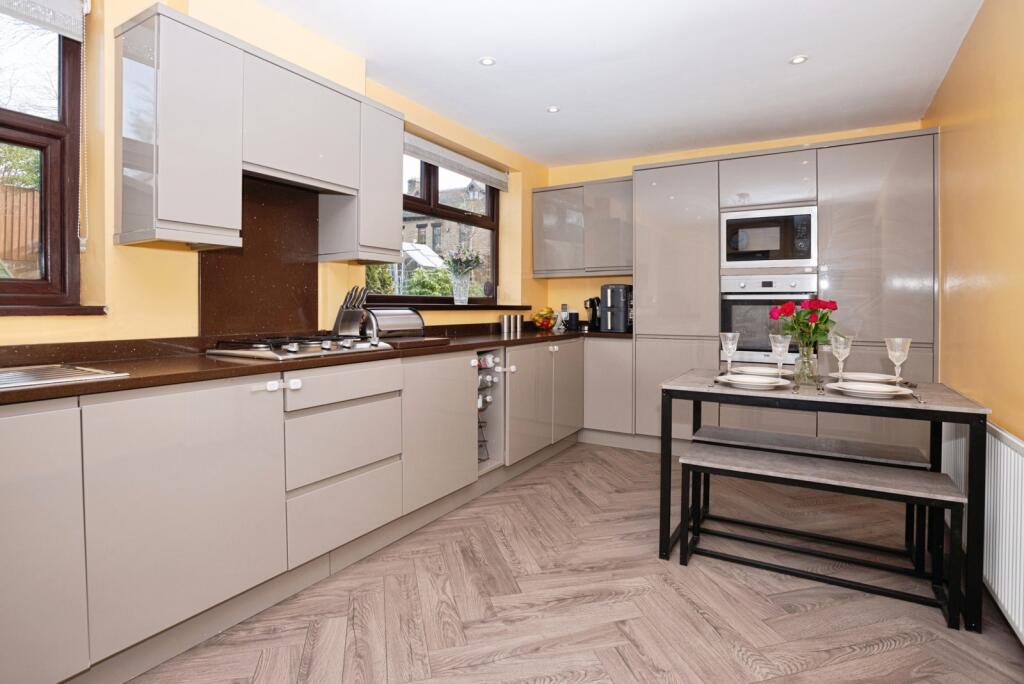 Bickerstaffe Close, Shaw, Oldham, Greater Manchester, OL2 photo 4