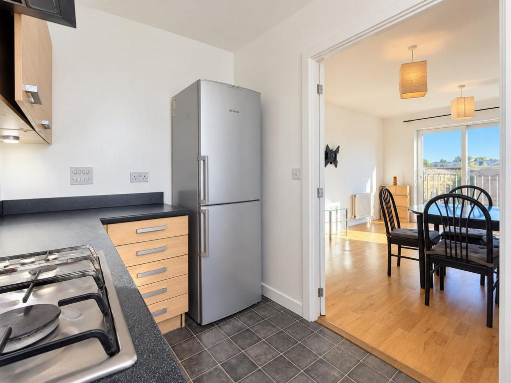 Apartment in Harrow - View 4