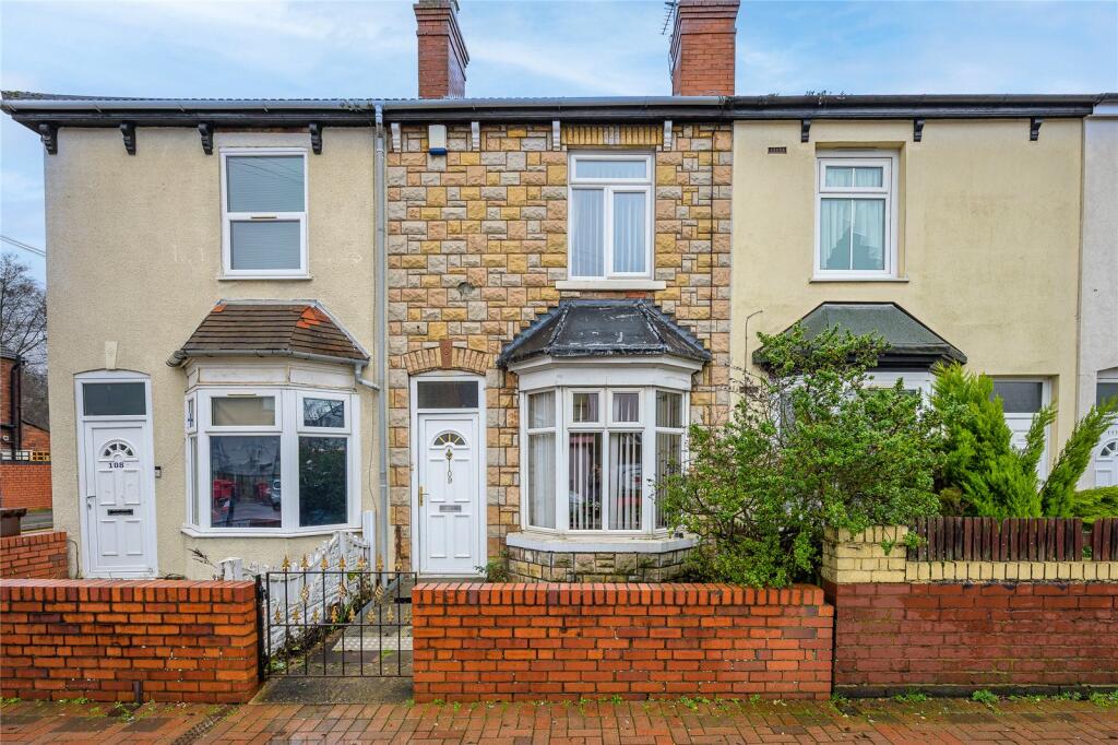 2-bed terraced on Dudley Road, Blakenhall, West Midlands, Wolverhampton, WV2, £150,000