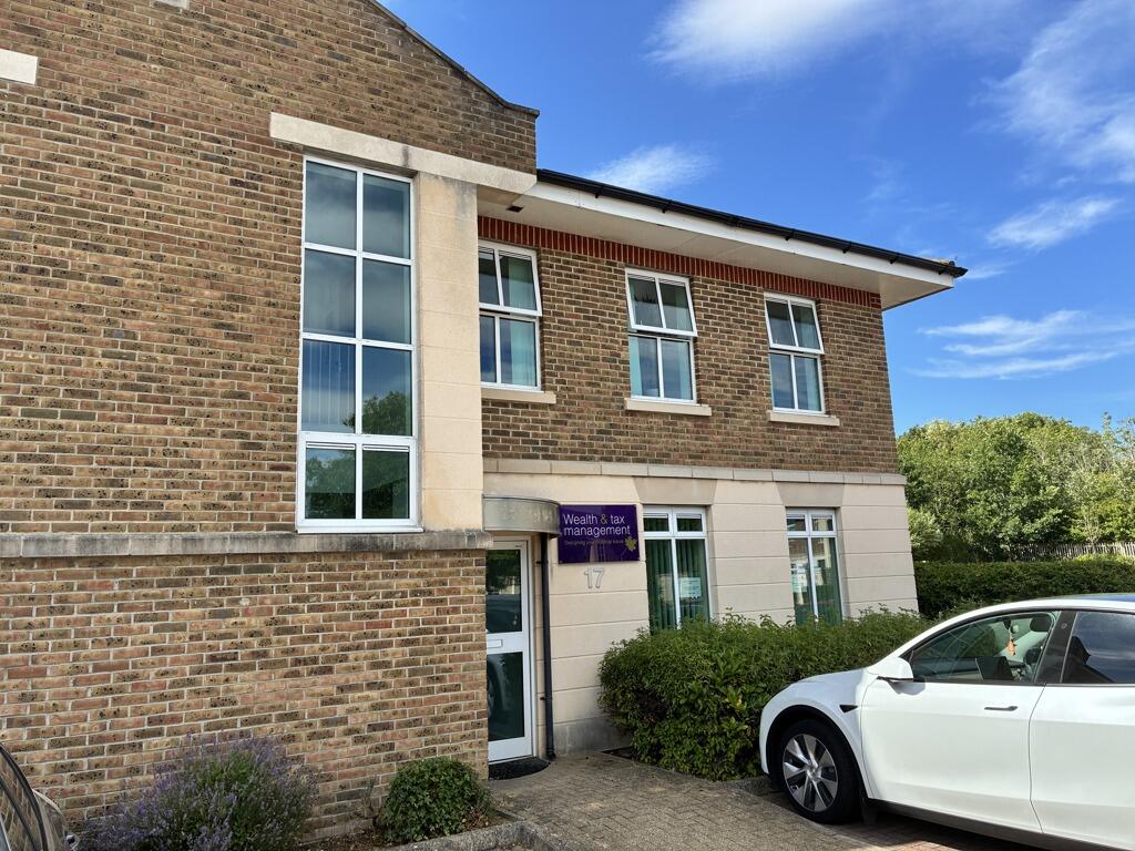 Main image of property: 17 Furzton Lake Shirwell Crescent, Furzton, Milton Keynes, Buckinghamshire, MK4