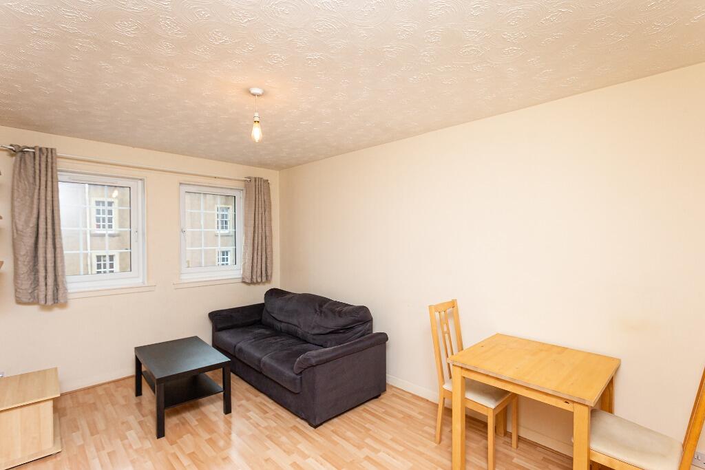 Apartment in Edinburgh - View 4
