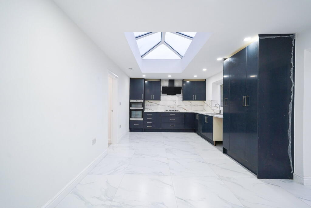 House in Birmingham, West Midlands - View 4