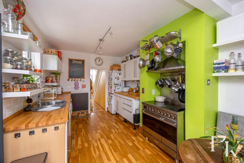 House in Brighton & Hove, Hove - More