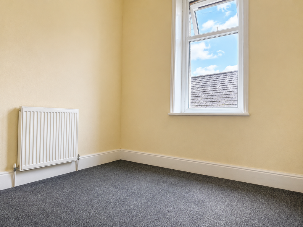 House in Pendle, Nelson - More