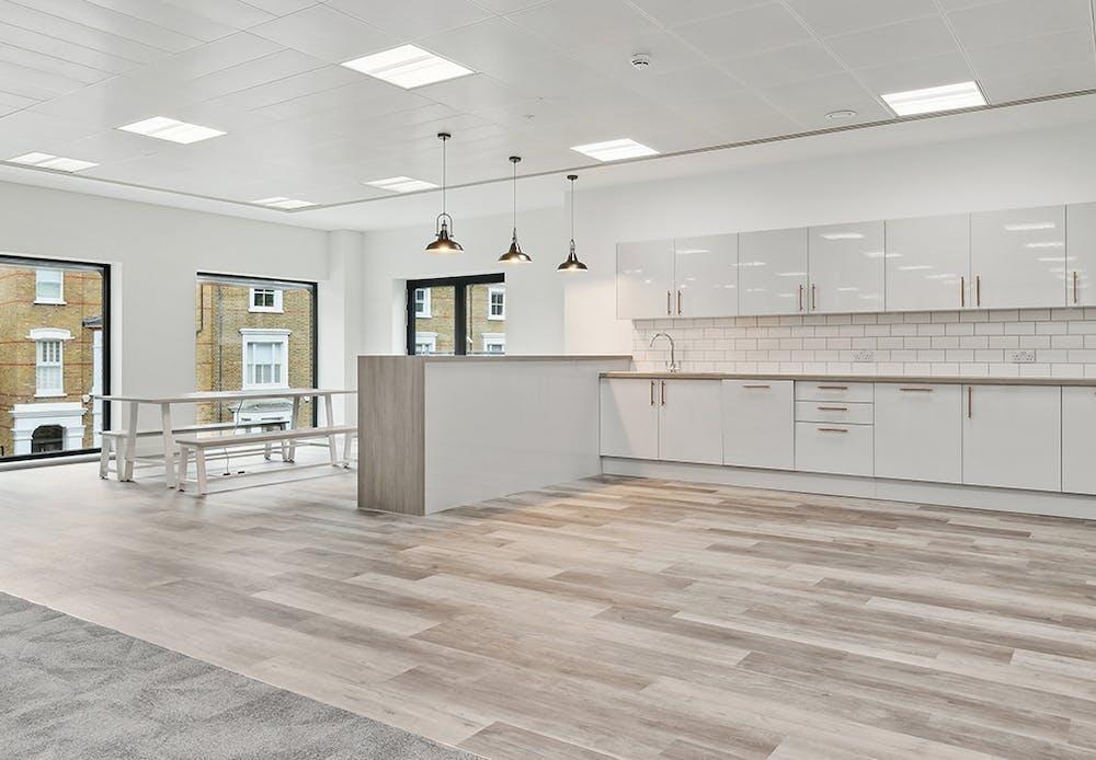 Kitchen 2.jpg
