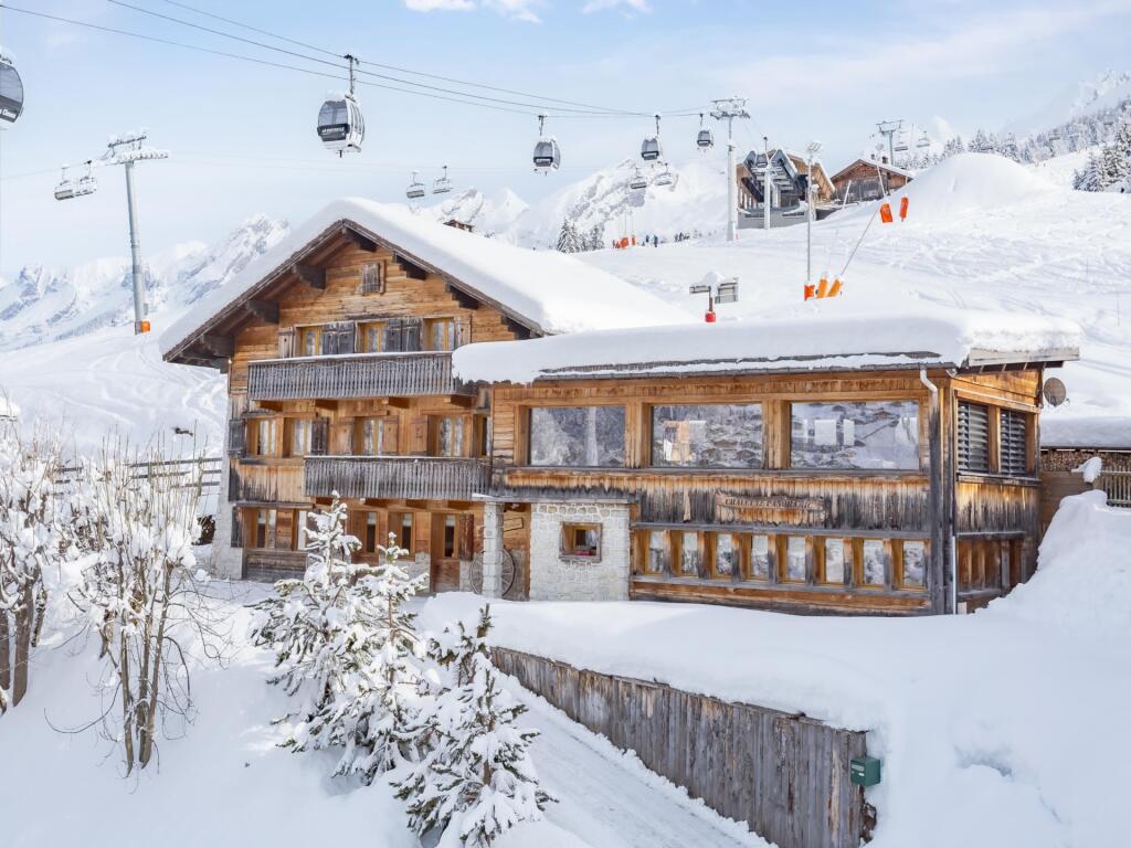 Main image of property: 74220 la-clusaz