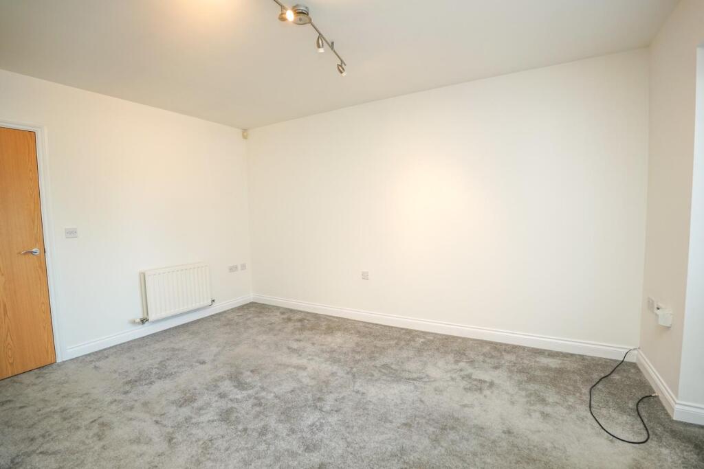 Apartment in Warrington - More