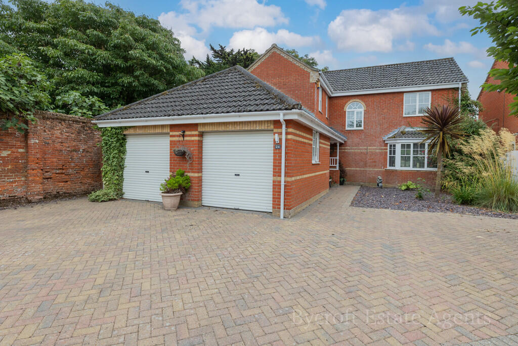 4-bed detached on Sharpe Way, Ormesby, £390,000