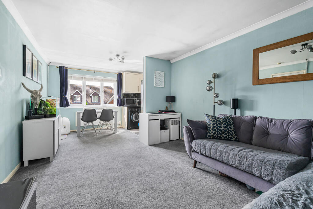 Apartment in Twickenham - View 3