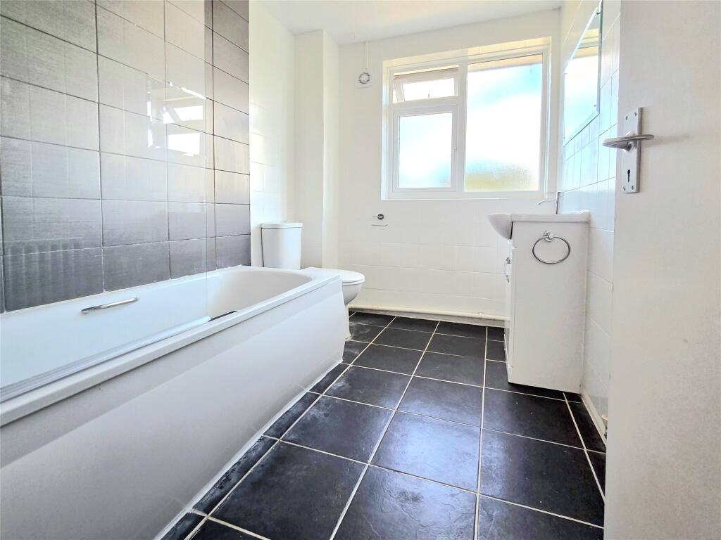 House in Bromley - More