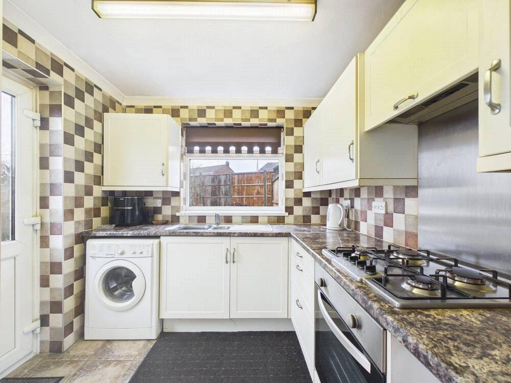 Bateman Close, Tuffley, Gloucester, Gloucestershire, GL4 photo 4