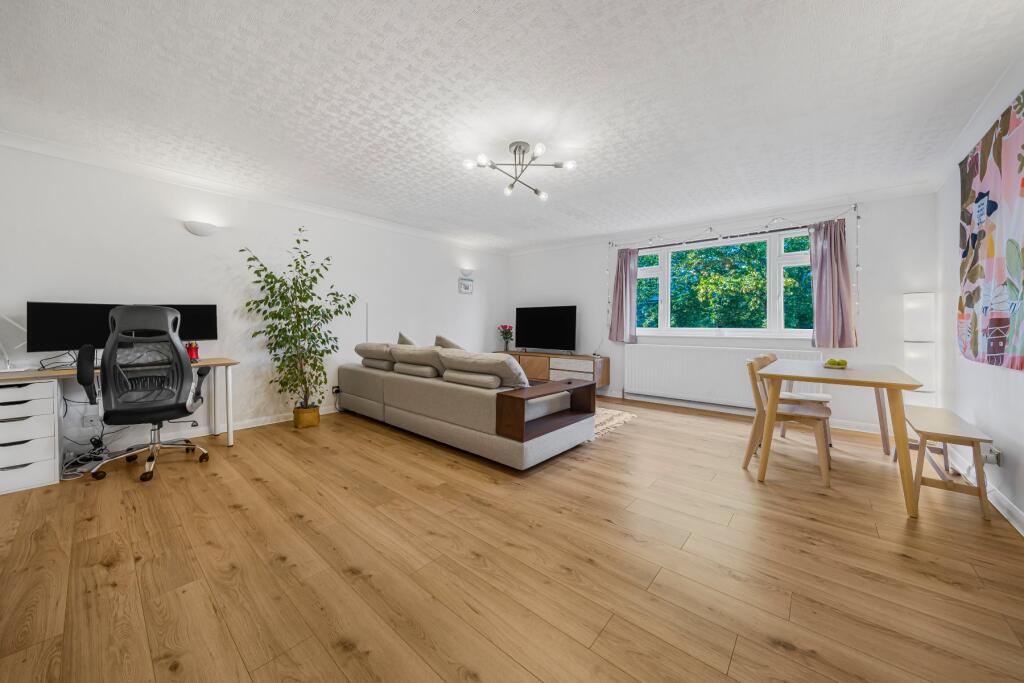 Apartment in Kingston upon Thames - View 5