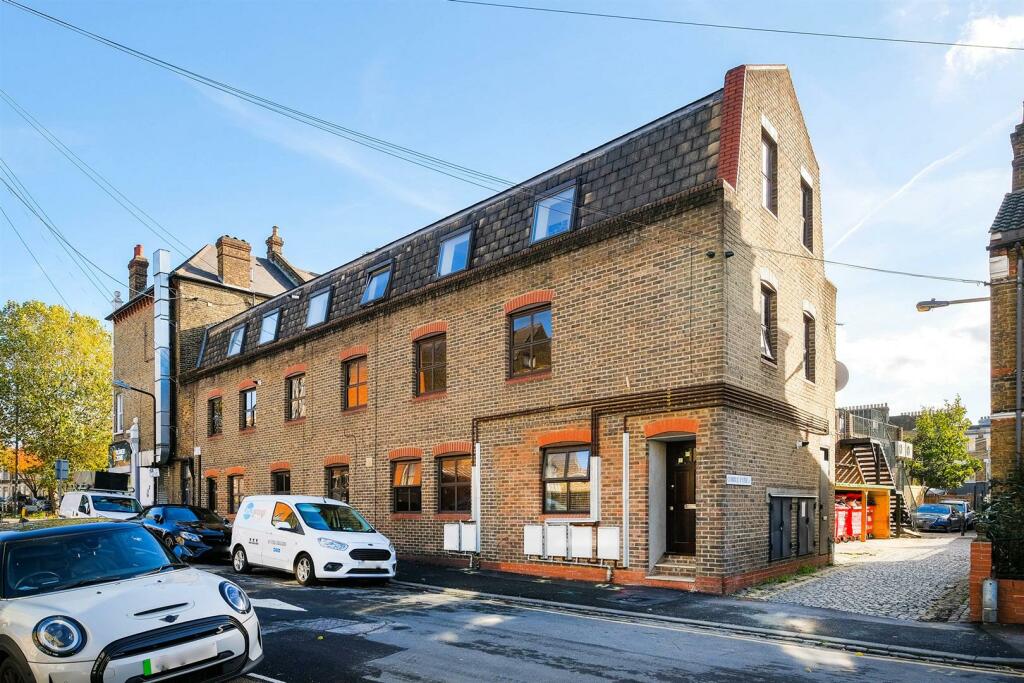 Apartment in London - View 2