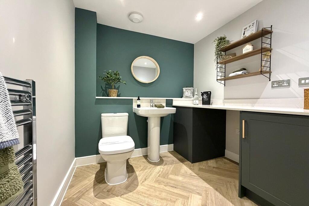 House in East Hampshire, Dukes Quarter, Whitehill - More