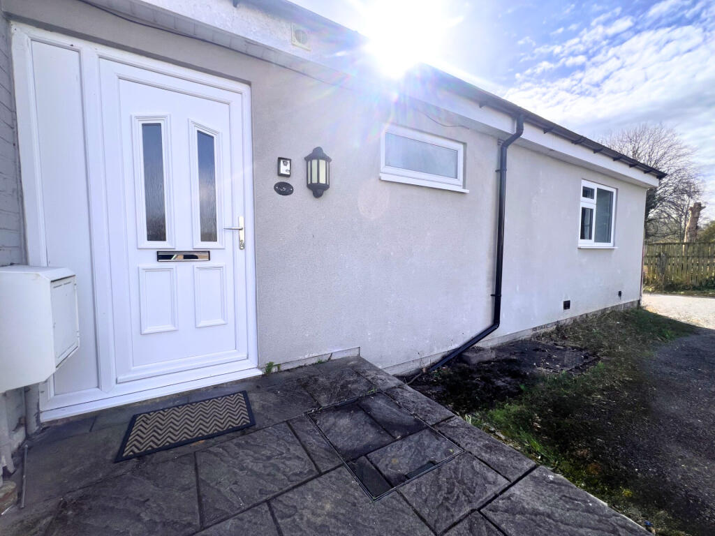2-bed house on Village Drive, Ribbleton, Preston, PR2, £100,000