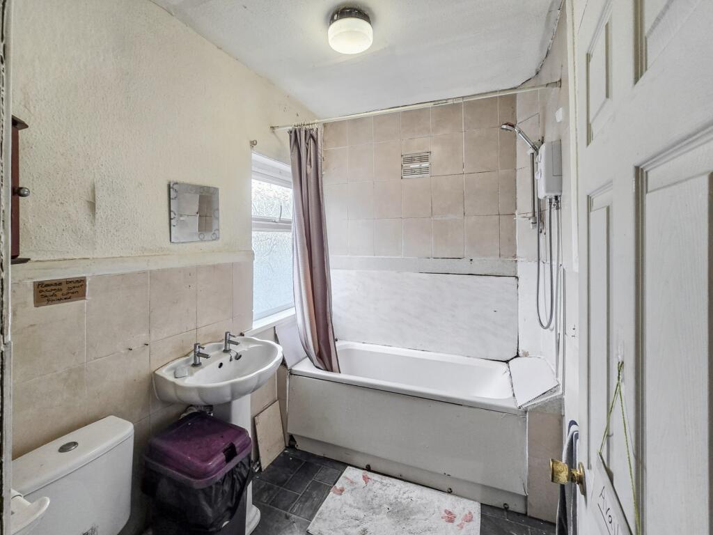 House in Sheffield, Wadsley Bridge, Hillsborough - View 6