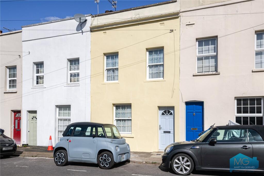 Main image of property: Fredericks Place, London, N12