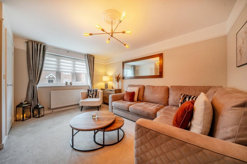 House in Warwick, Montgomery Grange, Budbrooke - View 4