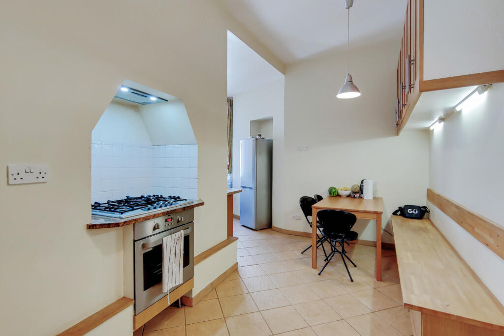 Apartment in London, City of Westminster - View 3