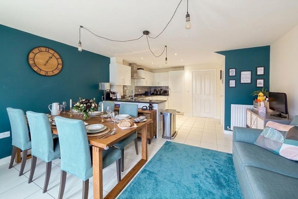 Beaton Avenue, Wick, BN17 photo 4