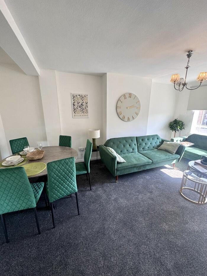 Main image of property: Lavender Hill, London, SW11