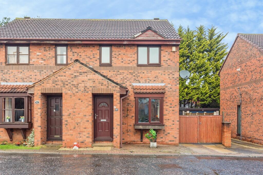 2-bed semi-detached on Fernleigh Court, WAKEFIELD, £170,000