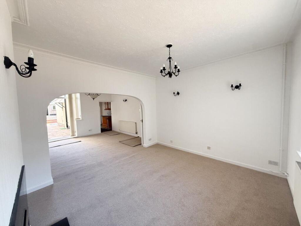 House in Newport - View 5