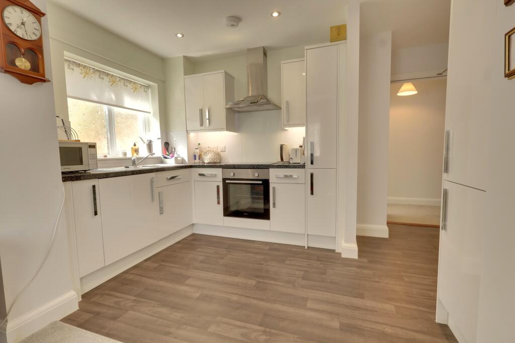 South Lane, Clanfield photo 4