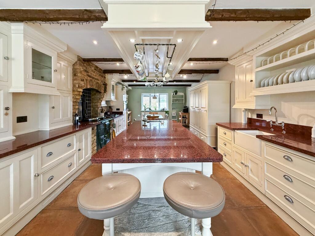 House in Finchampstead - View 4