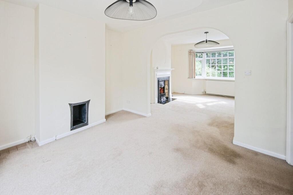 House in Solihull, West Midlands - More