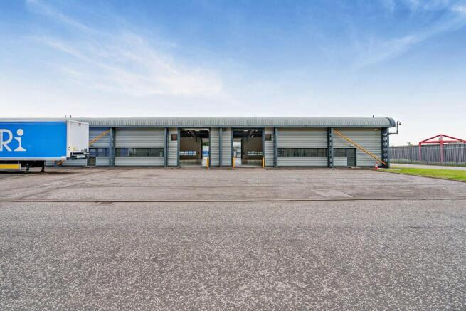 8652995exterior16800.jpg
