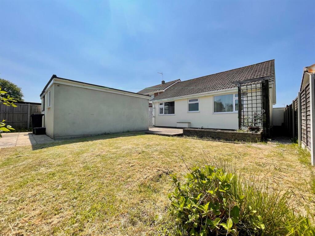 House in Ferndown, Tricketts Cross - View 2
