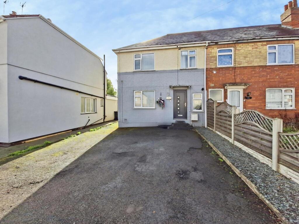 Main image of property: Randle Road, Nuneaton, Warwickshire, CV10