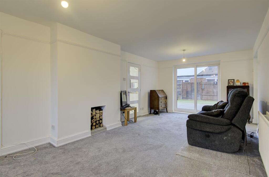 House in Higham Ferrers, North Northamptonshire - View 3