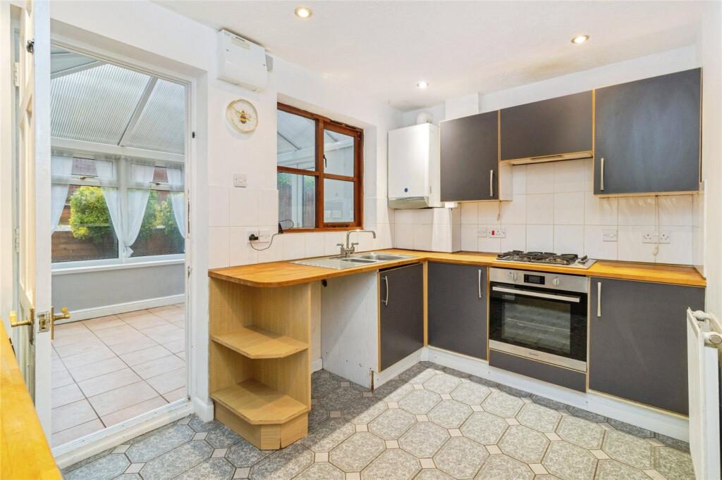 Mulberry Close, PAIGNTON, Devon, TQ3 photo 4
