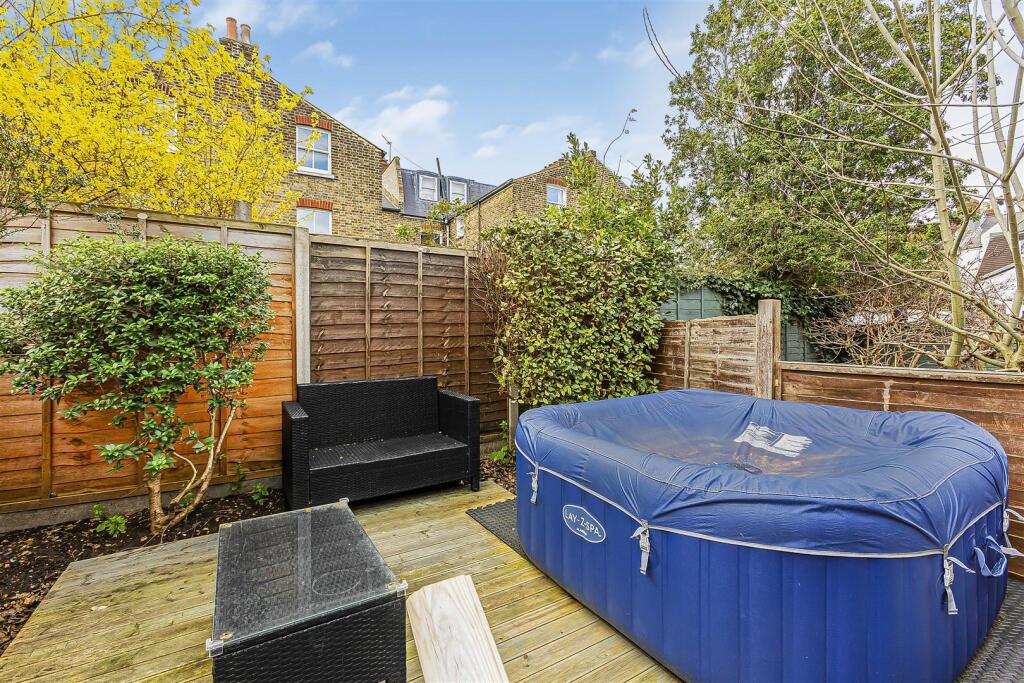 Apartment in London - View 4