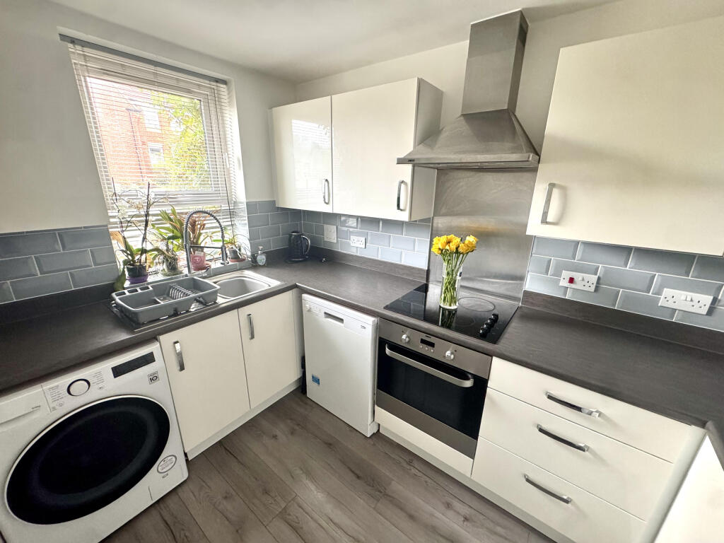 House in Newport, Pan Meadows - View 4