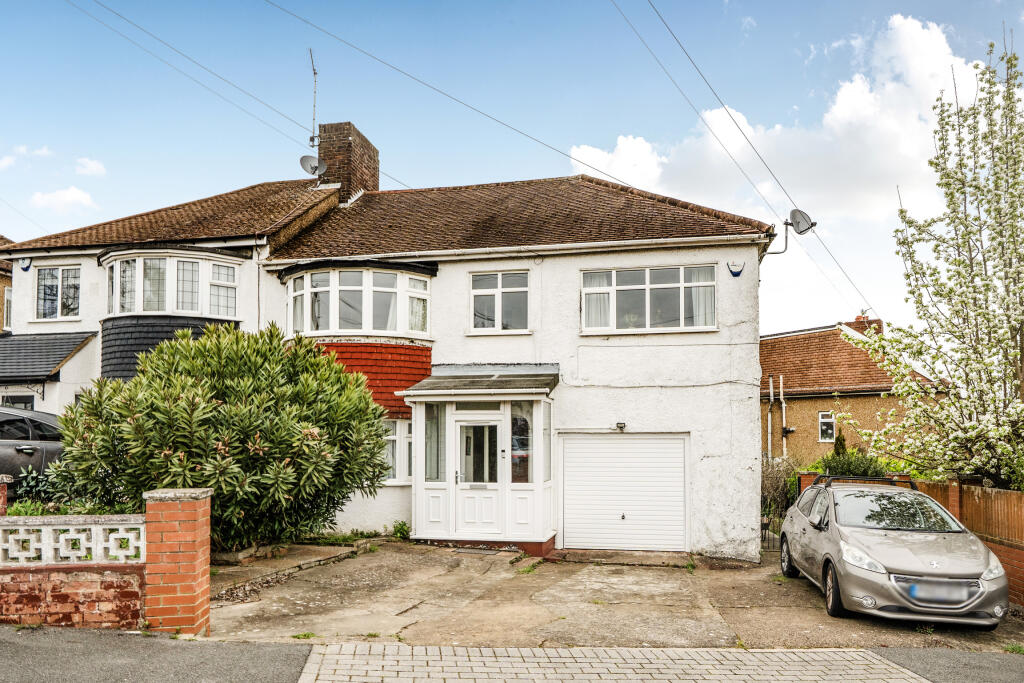 Main image of property: Connaught Avenue, East Barnet, Barnet, Greater London, EN4