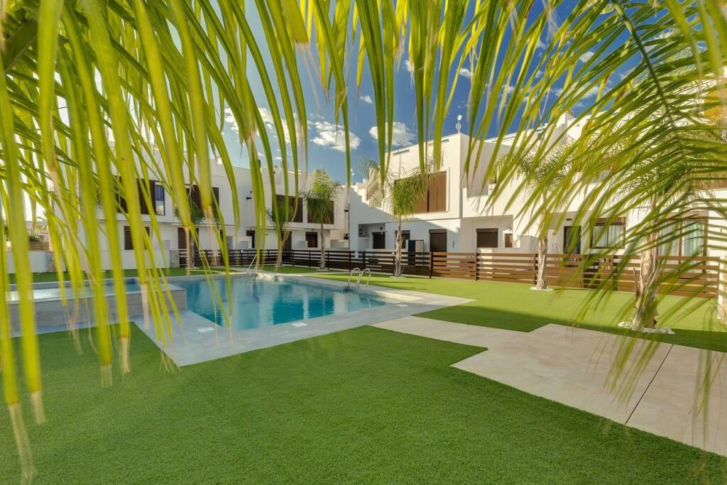 Main image of property: Valencia, Alicante, Pilar de la Horadada