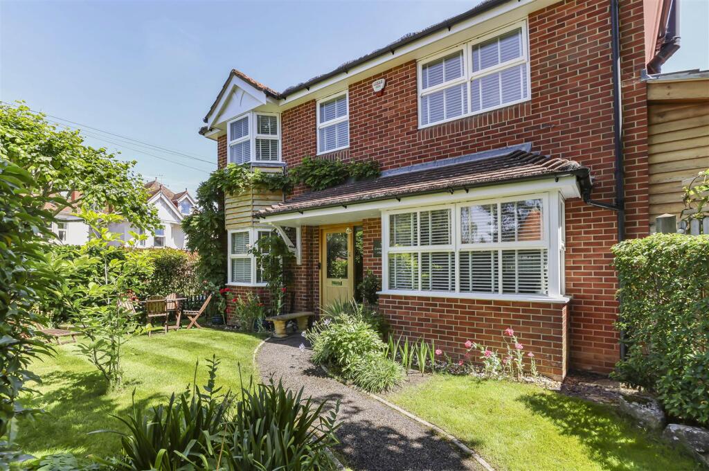 Main image of property: Spur Road, Penn Hill