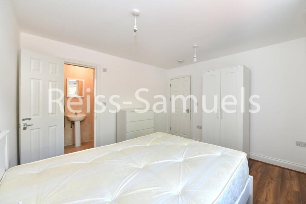 6 bedroom terraced house for rent