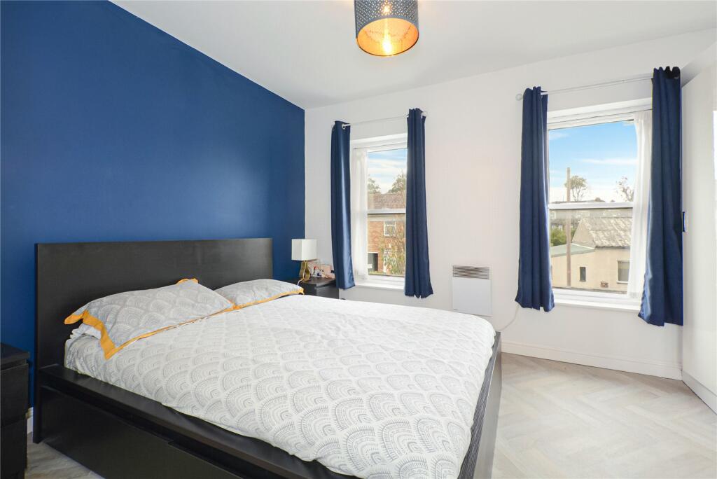 Roberts Road, Walthamstow, London, E17 - View 3